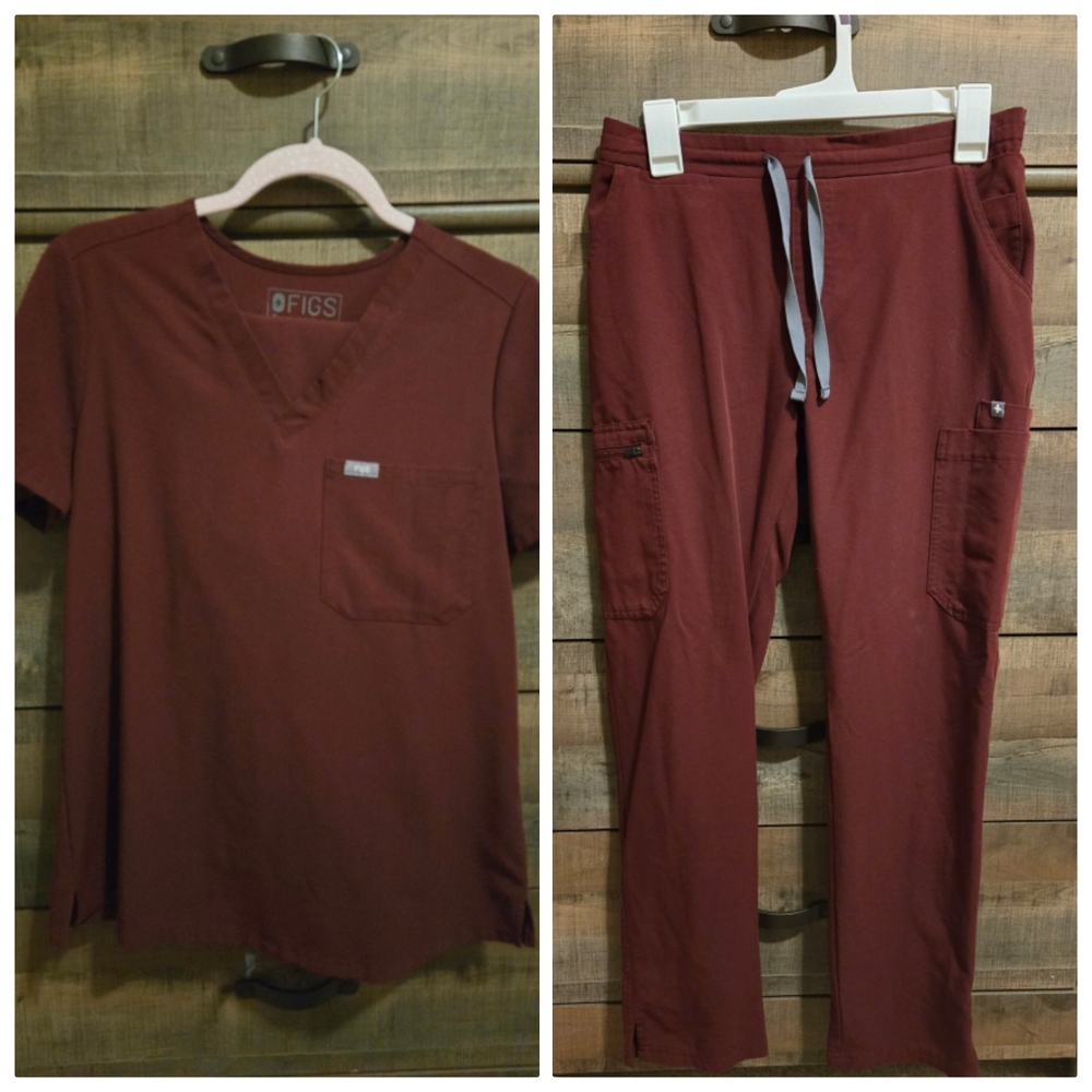Figs Small Burgundy Scrub Set
